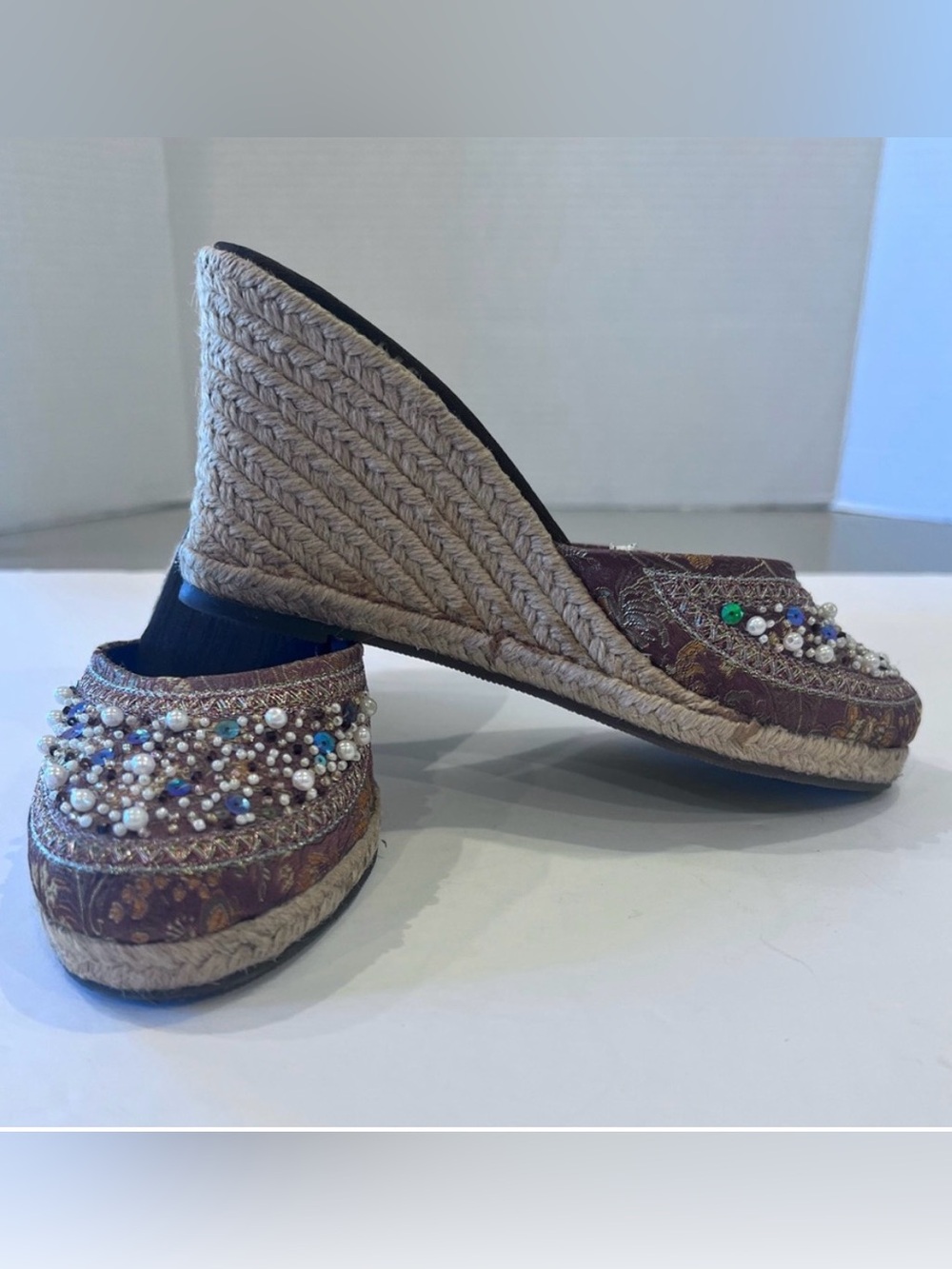 Y2K Xhilaration beaded sequin espadrille wedges Sz 7 3 1/2” Heel